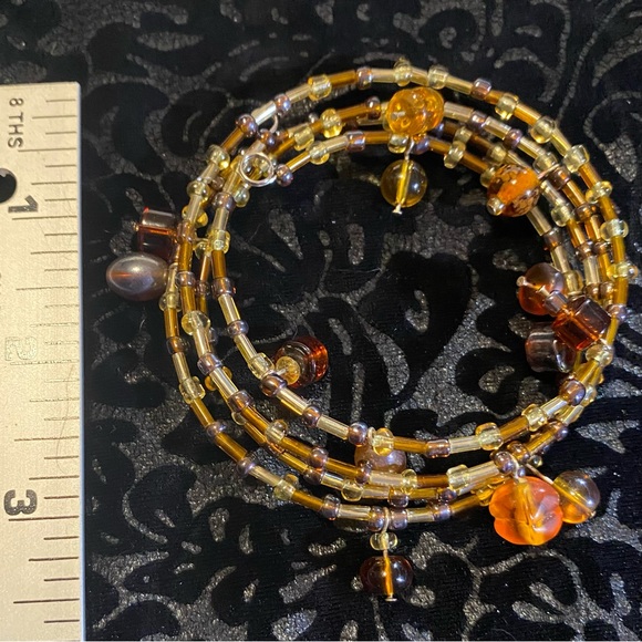 Beaded wrap bracelet yellow/iridescent beads, fits most wrists GUC 3/4”x2 1/2” - Picture 5 of 5